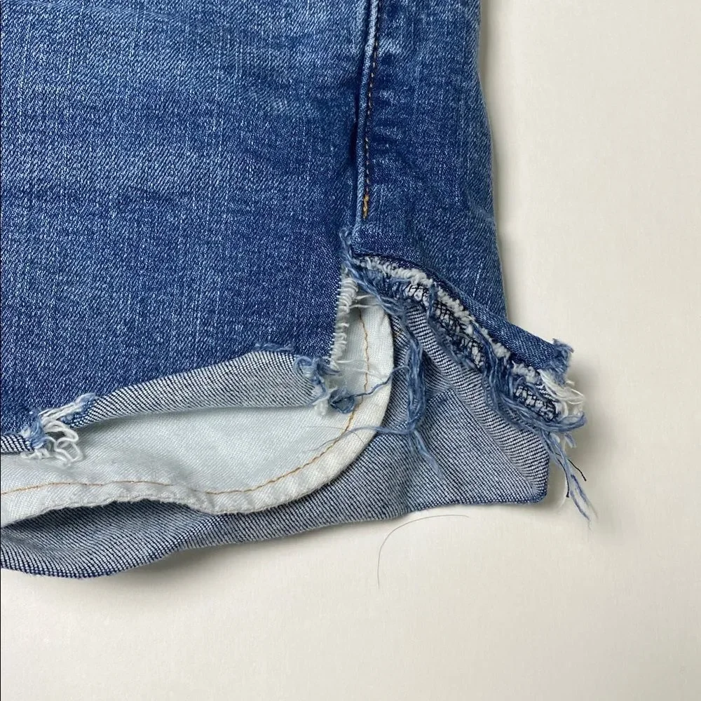 Levi’s 511 Cutoff Denim Shorts W28 L30 Frayed Hem Distressed Medium Wash